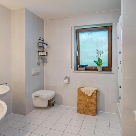 Apartment Viel Platz Und Ruhe Fuer 4 Am Valentins-park